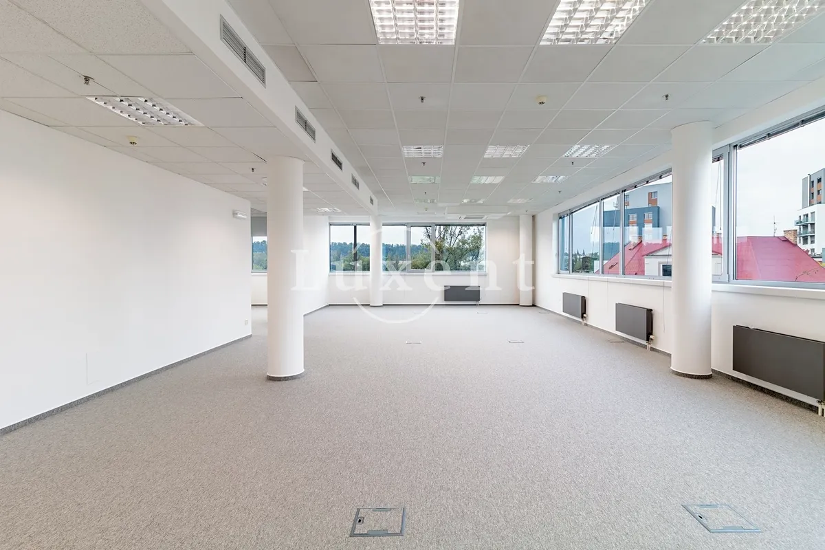 Pronájem kanceláře 291 m²